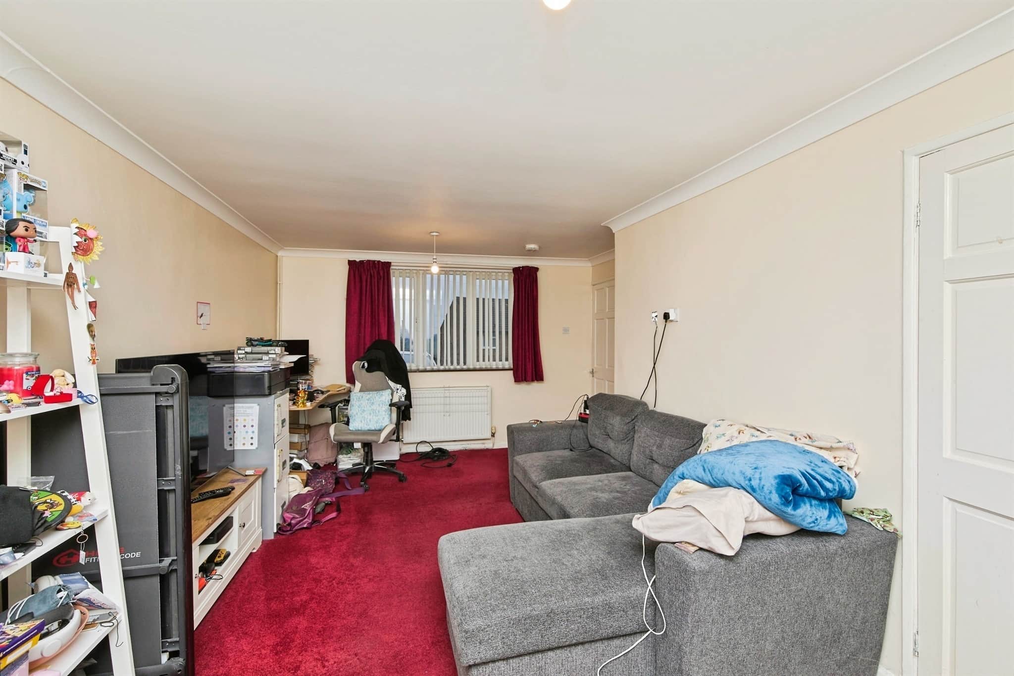 Property at Dunedin Crescent, Burton-On-Trent