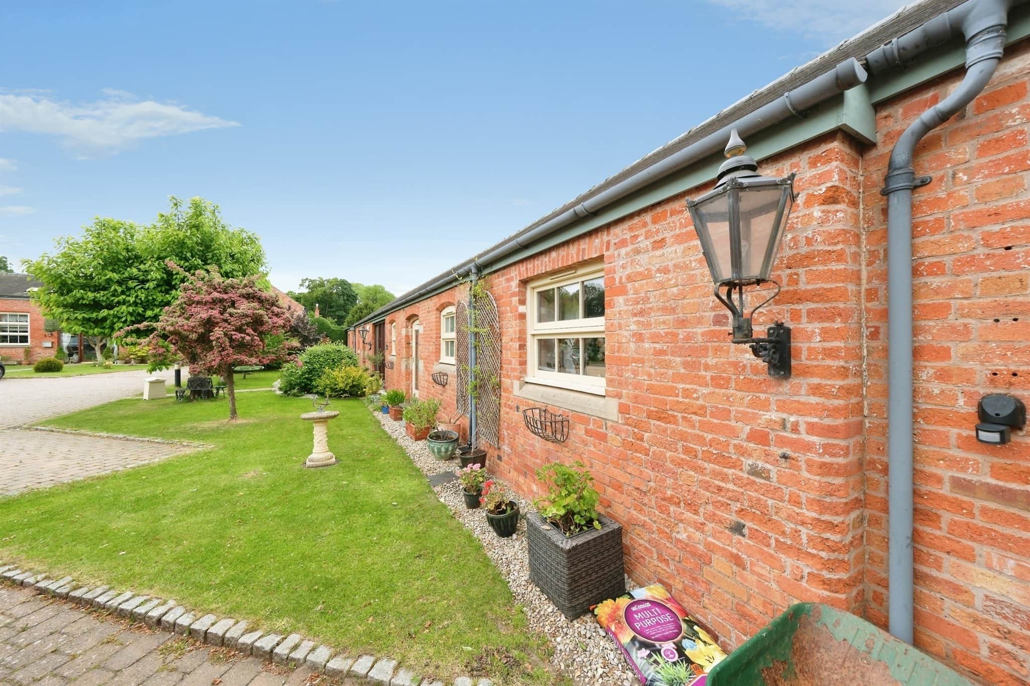 Property at Home Farm Courtyard, Castle Donington, Derby