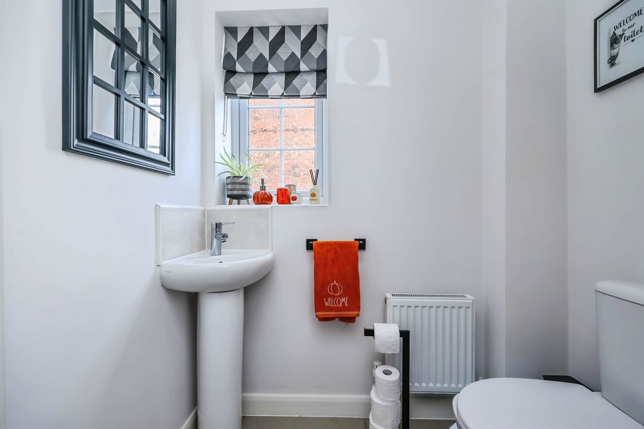 Property at Senator Close, Hucknall, NOTTINGHAM