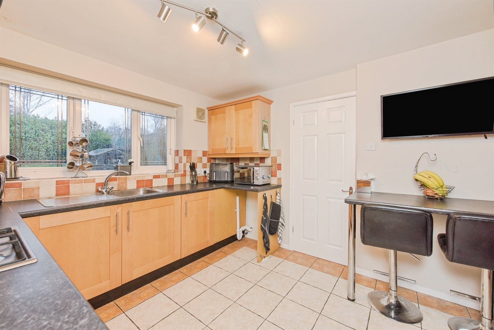 Property at Lakeland Drive, Wilnecote, Tamworth