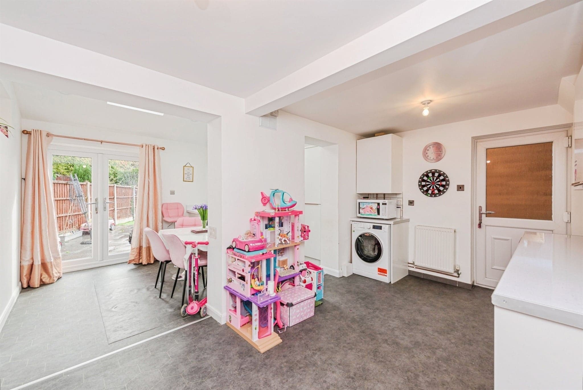 Property at Glendale Court, Wilnecote, Tamworth