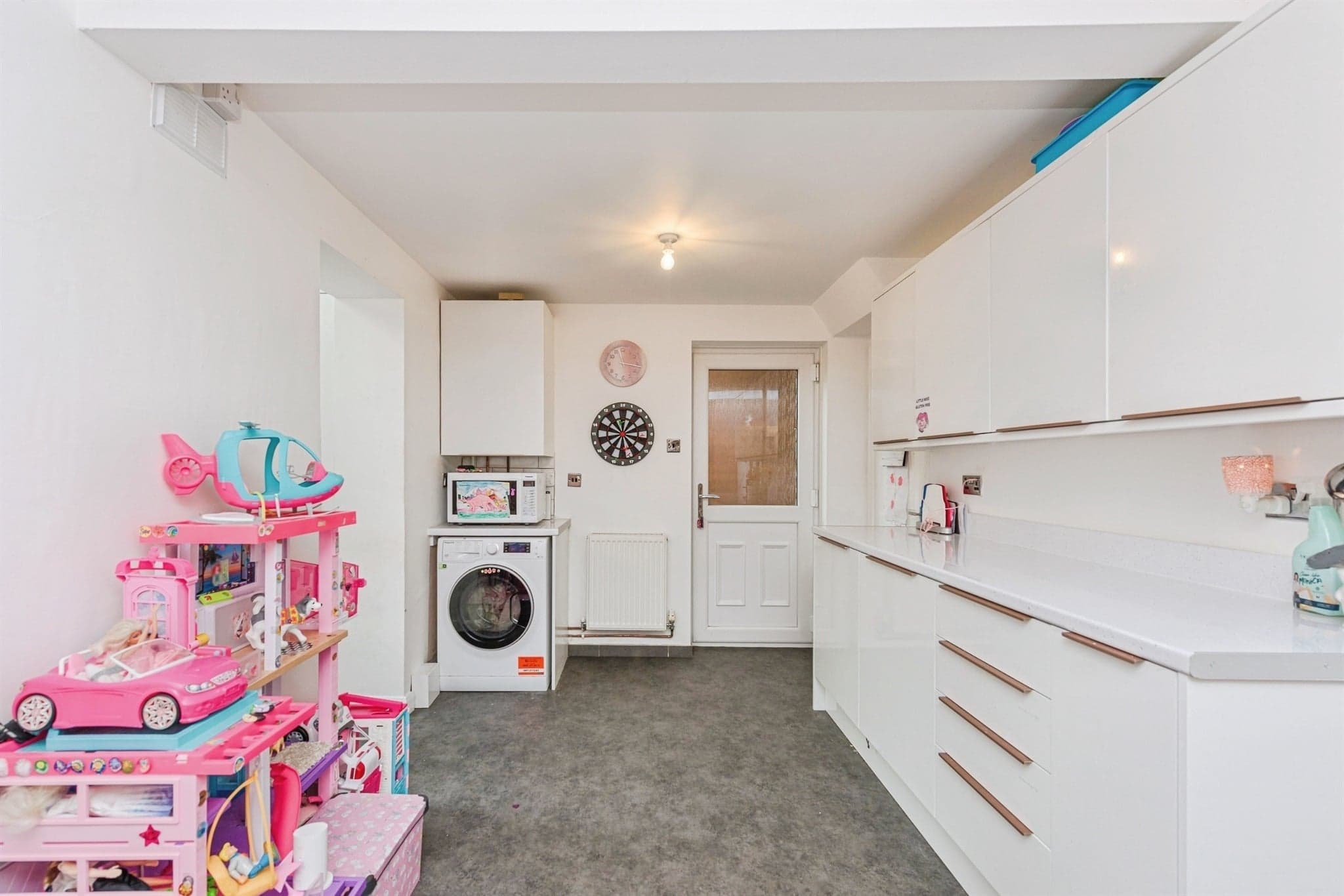 Property at Glendale Court, Wilnecote, Tamworth